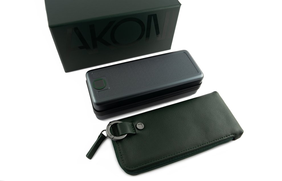 Akoni - Juno Two - brushed white gold / black crystal Akoni - Juno Two - brushed white gold / black crystal